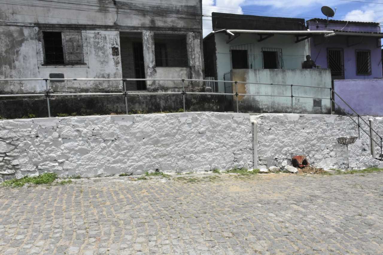 Camacã: 40 anos depois, moradores da Rua Nossa Senhora do Socorro comemoram a instalação de corrimão
